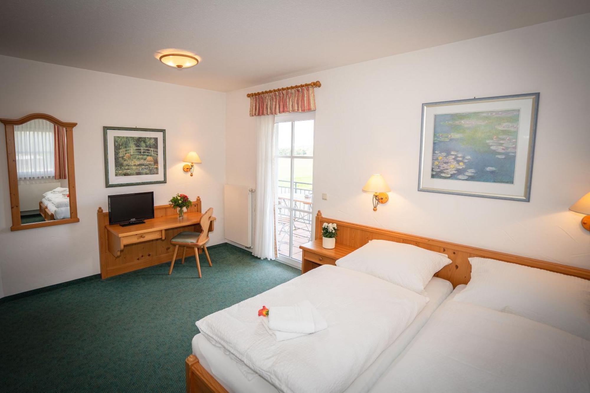 Hotel Reich Am Schnackensee Gunzenhausen Exteriör bild